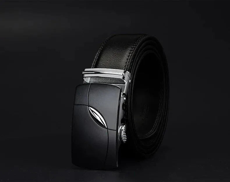 schwarzer-gurtel-mit-ratschenschnalle-und-edlem-design-gurtel-jlr-design-87307 - JLR Design