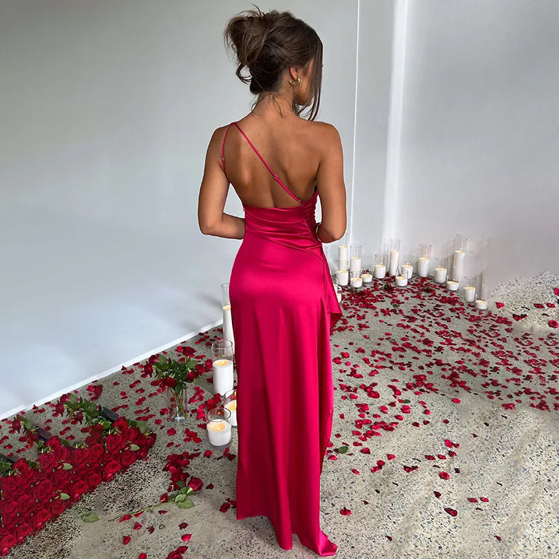 Satin-Maxikleid mit One-Shoulder-Ausschnitt & Beinschlitz