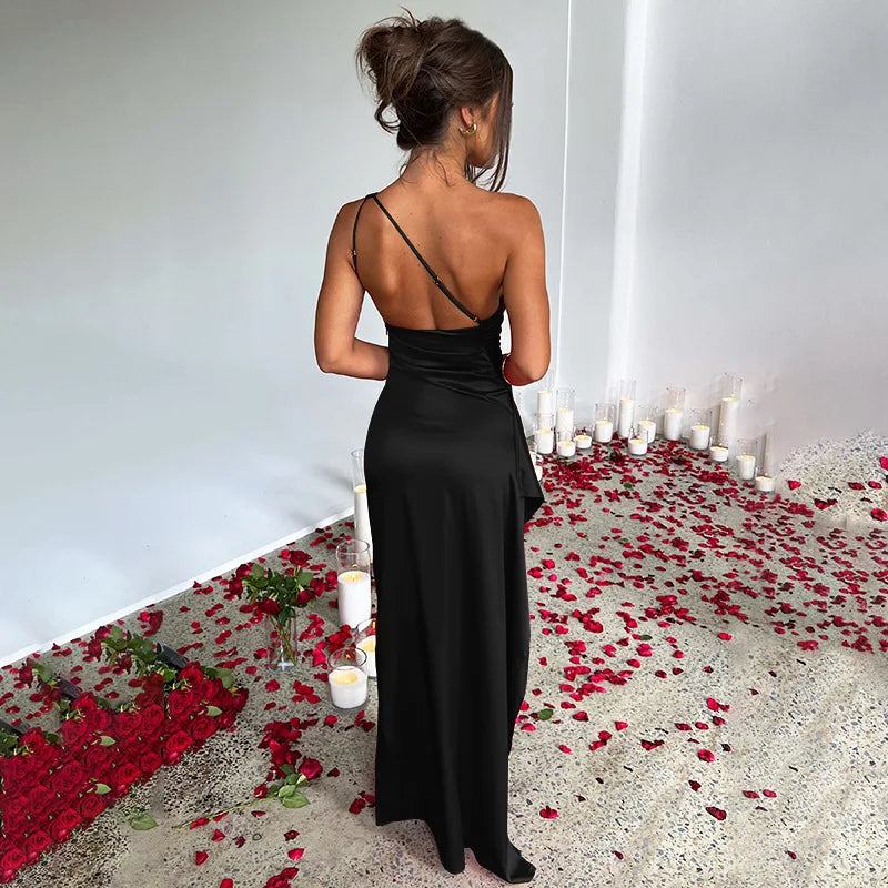 Satin-Maxikleid mit One-Shoulder-Ausschnitt & Beinschlitz