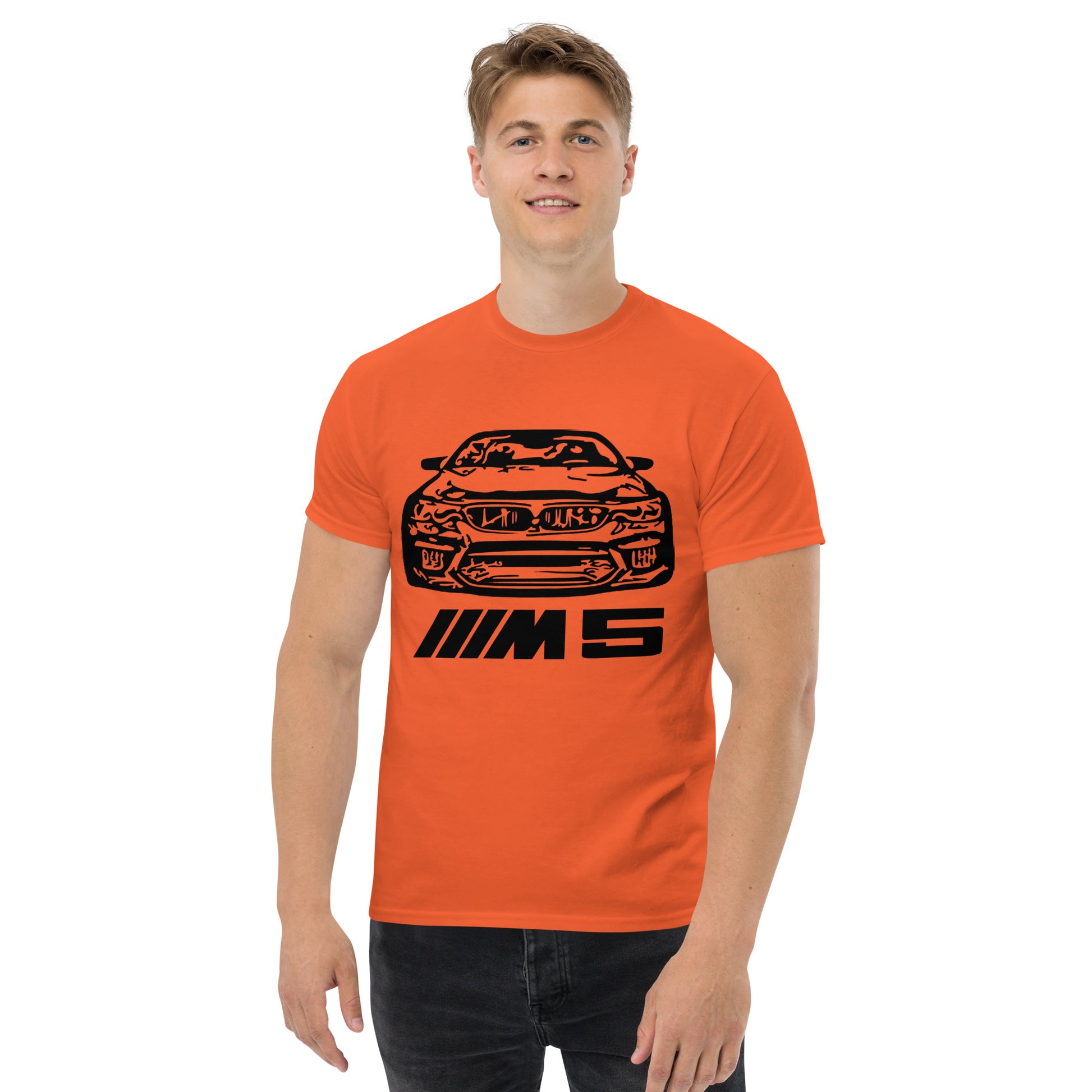 BMW M5 F90 mit Carbon Frontlippe T-Shirt T-Shirt JLR Design