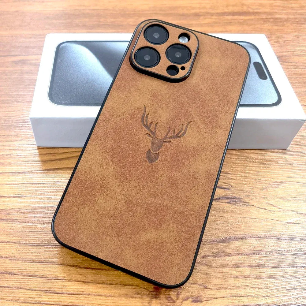 elegante-lederhulle-mit-hirschmotiv-fur-iphone-12-13-14-15-16-minipluspropromax-handyhulle-jlr-design-74304 - JLR Design