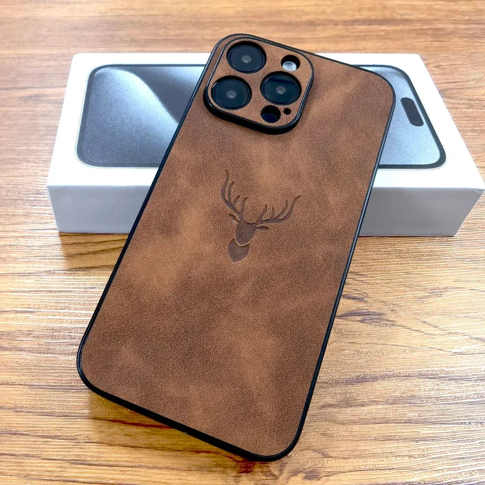 elegante-lederhulle-mit-hirschmotiv-fur-iphone-12-13-14-15-16-minipluspropromax-handyhulle-jlr-design-83883 - JLR Design