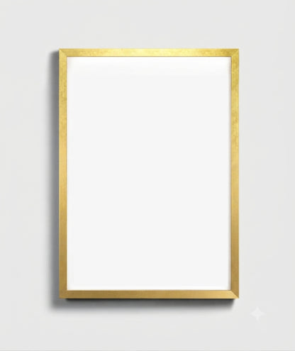 Personalisiertes Framed Poster | Wunschfoto im goldenen Galerie-Rahmen