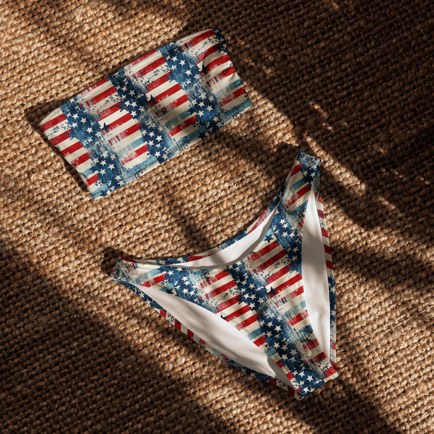 nachhaltiger-bandeau-bikini-patriotic-v3-recyceltes-material-mit-allover-druck-bikini-jlr-design-4 - JLR Design