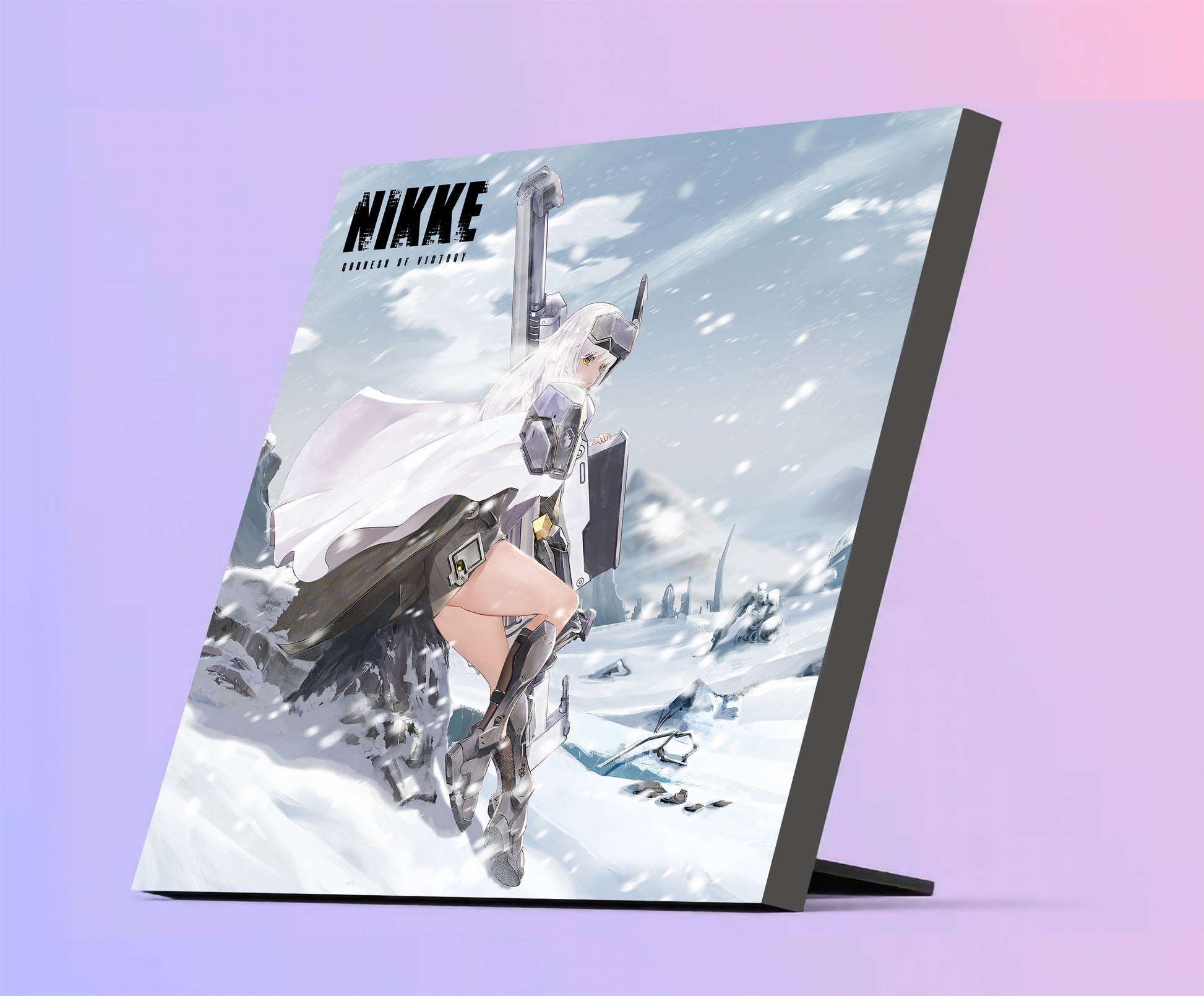 Nikke: Goddess of Victory - Snow White in Schneelandschaft Tischaufsteller Tischaufsteller 32.99 Goddes, Nikke, Snow, Table Top Print, Tischaufsteller, Victory JLR Design