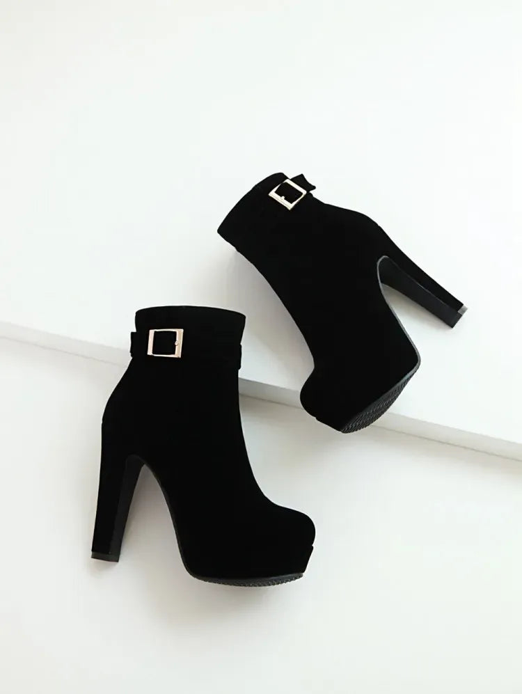 stylische-damen-winter-heels-mit-schnalle-and-absatz-high-heels-jlr-design-63421 - JLR Design