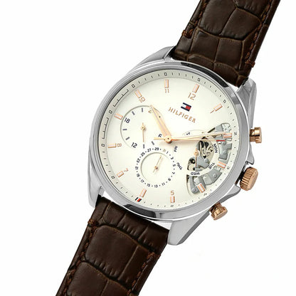 Tommy Hilfiger Baker Herrenuhr 1710450 | Teilskelettiertes Zifferblatt | Lederarmband Braun & Silber
