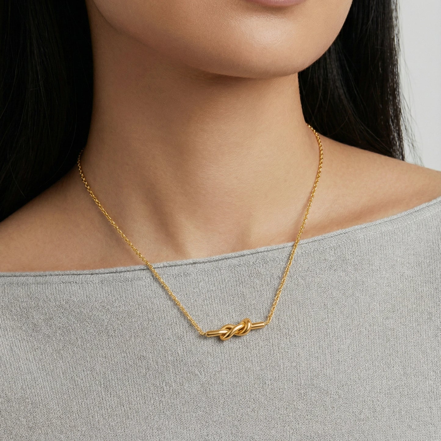Unity Knot Necklace – Unendlichkeitsknoten (18K Gold)