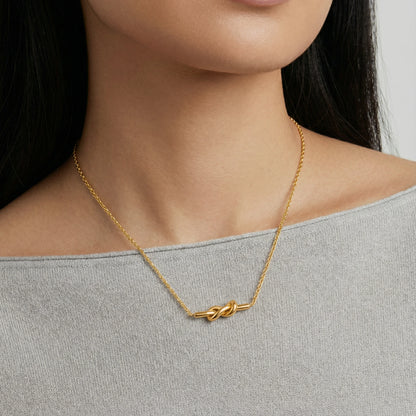 Unity Knot Necklace – Unendlichkeitsknoten (18K Gold)