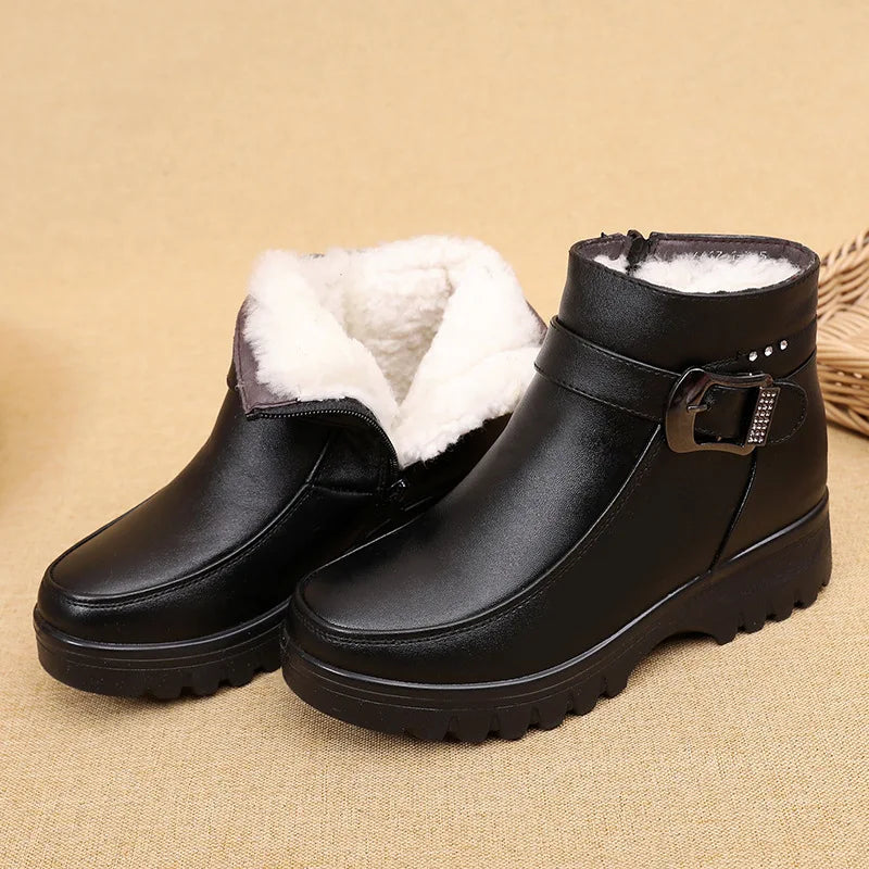 Warme Leder-Stiefeletten mit weichem Plüsch Boots 113.99 Boots, Plüsch, Stiefelletten JLR Design