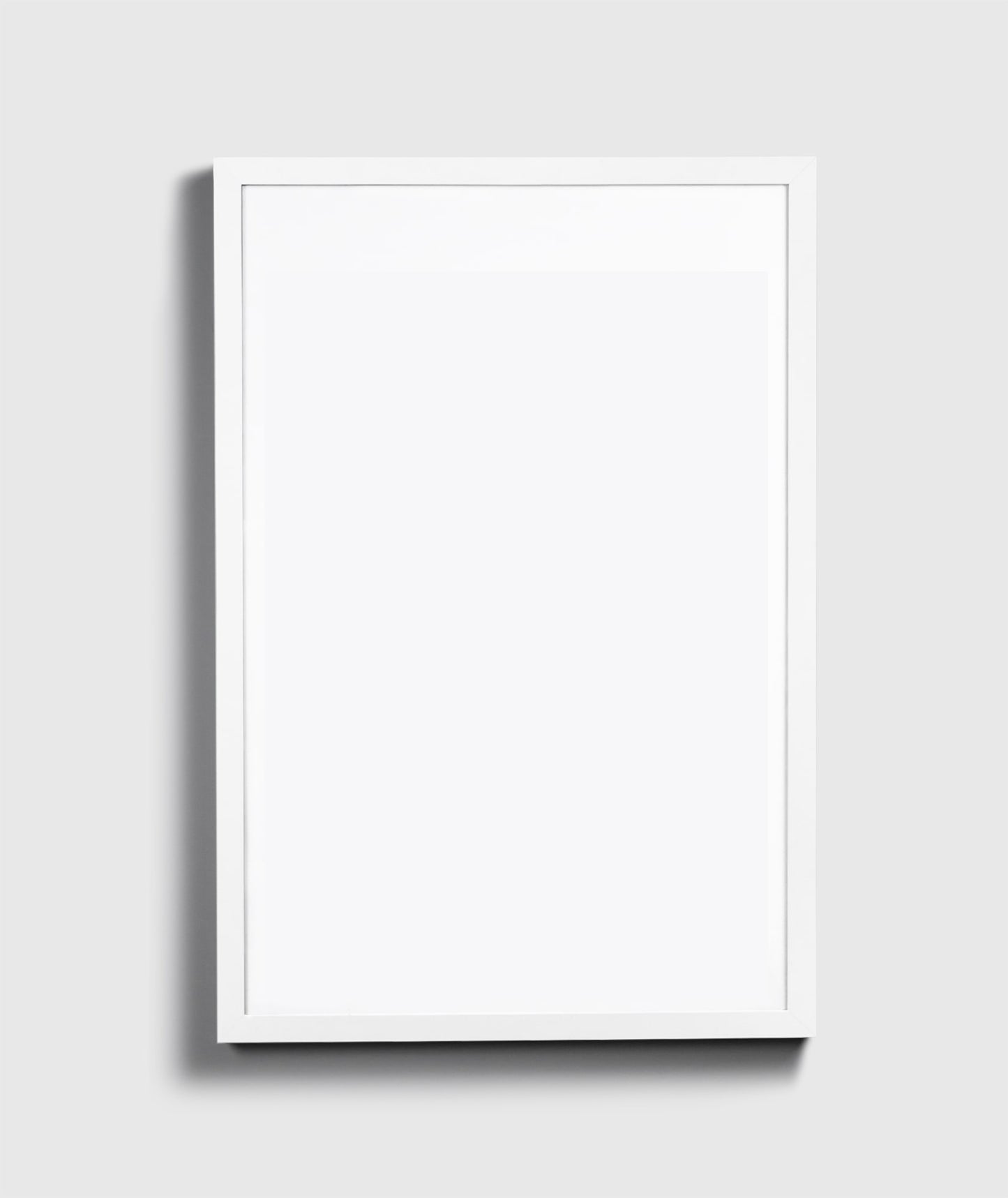 Personalisiertes Framed Poster | Wunschfoto im weißen Galerie-Rahmen