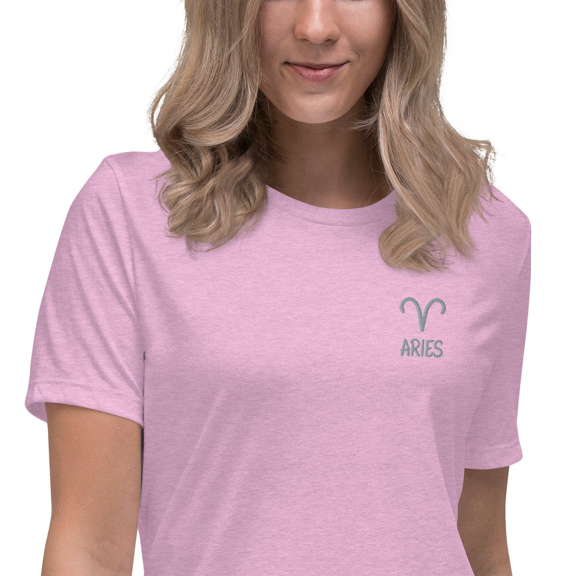 Besticktes Sternzeichen Widder Damen-T-Shirt T-Shirt 38.99 Aries, Astrology, baumwolle, bequem, bestickt, Büro, Damen, Design, embroided, Fashion, figurbetont, Frauen, Freizeit, hautfreundlich, heather, Horoskop, Jeans, kombination, Mode, Passform, polyester, Rundhalsausschnitt, Röcke, Shorts, Sign, Sternzeichen, stilvoll, Style, T-Shirt, vorgeschrumpft, weich, Widder, Zodiac JLR Design