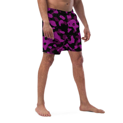 Black Violet Camouflage Herren Badehose Badehose 64.99 Badehose, Badevergnügen, black, Camo, Camouflage, Elastan, Herren, Hüftband, Innenfutter, Komfort, Kordelzug, Mann, Muster, Männer, Passform, Pattern, Polyester, Pool, purple, recycelt, Scheuerschutz, schwarz, See, Tarnmuster, trocknend, violet JLR Design