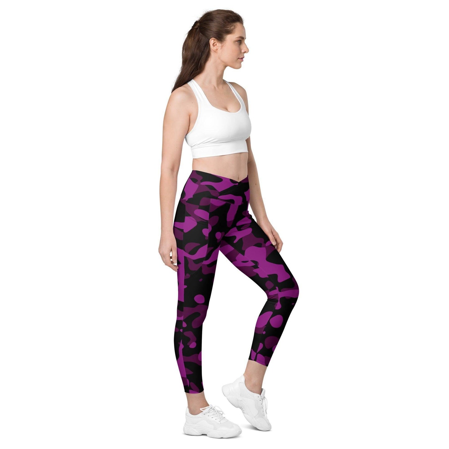 Black Violet Damen V-Bund Leggings mit Taschen V-Bund Leggings 64.99 1 Tasche auf jeder Seite, atmungsaktives Material, Black, Camo, Camouflage, Damen, Design, Elastan, Fashion, Hoch tailliert, hoher Tragekomfort, Komfort, Lila, Mode, Muster, OEKOTEX100, Outfit, Polyester, schmeichelhafter Schnitt, Schwarz, Style, Tarnfarbe, Tarnmuster, UPF50, V Bund Leggings, Violet JLR Design