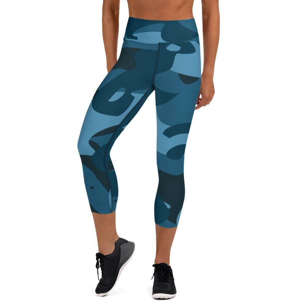 Blaue Camouflage Damen Yoga Capri Leggings Yoga Capri Leggings 54.99 Bewebungsfreiheit, Bewegung, blau, blue, Bund, Camo, Camouflage, Capri, Damen, Design, Elastan, Fashion, Fitness, Fitnessstudio, Flacher, Gummizug, Gym, hochwertig, Körper, Leggings, Material, Mode, Pattern, Polyester, Saum, Session, Sport, Streetwear, Style, Tarnmuster, USF50, Vier-Wege-Stretch, Wadenlang, Yoga JLR Design