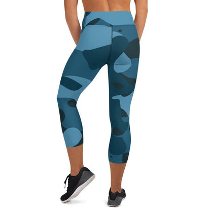 Blaue Camouflage Damen Yoga Capri Leggings Yoga Capri Leggings 54.99 Bewebungsfreiheit, Bewegung, blau, blue, Bund, Camo, Camouflage, Capri, Damen, Design, Elastan, Fashion, Fitness, Fitnessstudio, Flacher, Gummizug, Gym, hochwertig, Körper, Leggings, Material, Mode, Pattern, Polyester, Saum, Session, Sport, Streetwear, Style, Tarnmuster, USF50, Vier-Wege-Stretch, Wadenlang, Yoga JLR Design