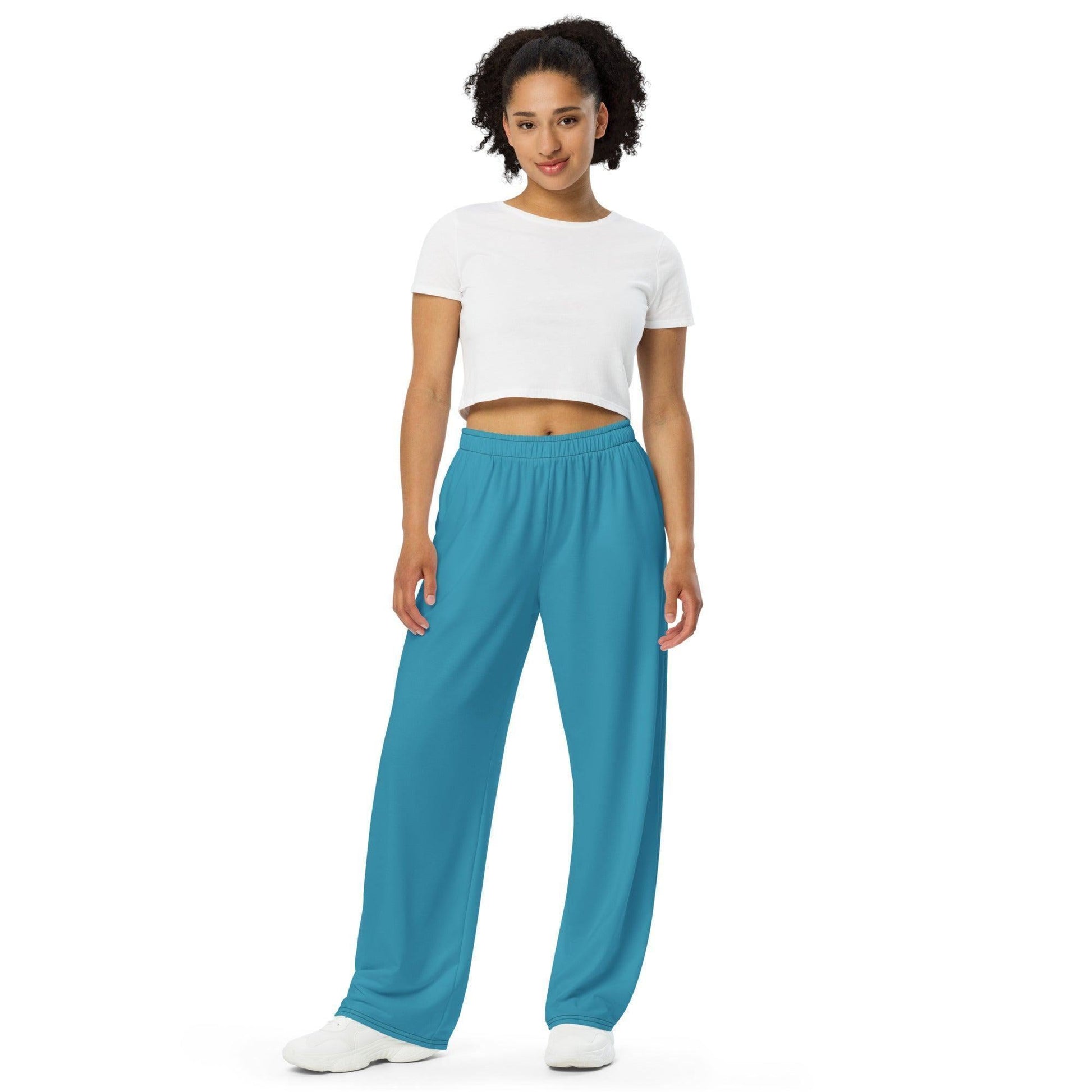 Blaue Hose mit weitem Bein Hose mit weitem Bein 53.99 atmungsaktiv, Bein, beont, Bewegungsfreiheit, blau, blue, einfarbig, Elastan, Figur, Hose, Komfort, Kordelzug, leicht, Look, Loungewear, luftige, lässig, OEKOTEX100, optisch, Passform, Polyester, Pyjama, Seitentaschen, Sommer, Stoff, stretch, Taille, weitem JLR Design