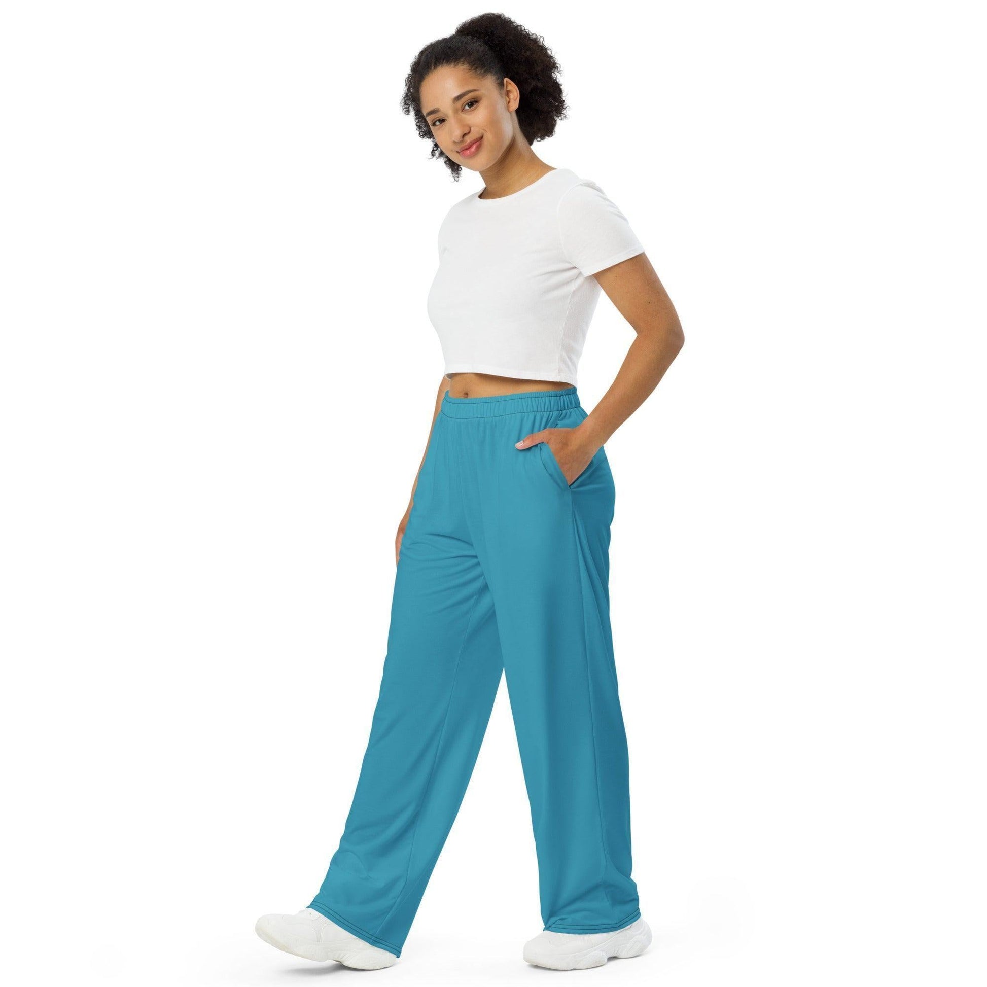 Blaue Hose mit weitem Bein Hose mit weitem Bein 53.99 atmungsaktiv, Bein, beont, Bewegungsfreiheit, blau, blue, einfarbig, Elastan, Figur, Hose, Komfort, Kordelzug, leicht, Look, Loungewear, luftige, lässig, OEKOTEX100, optisch, Passform, Polyester, Pyjama, Seitentaschen, Sommer, Stoff, stretch, Taille, weitem JLR Design