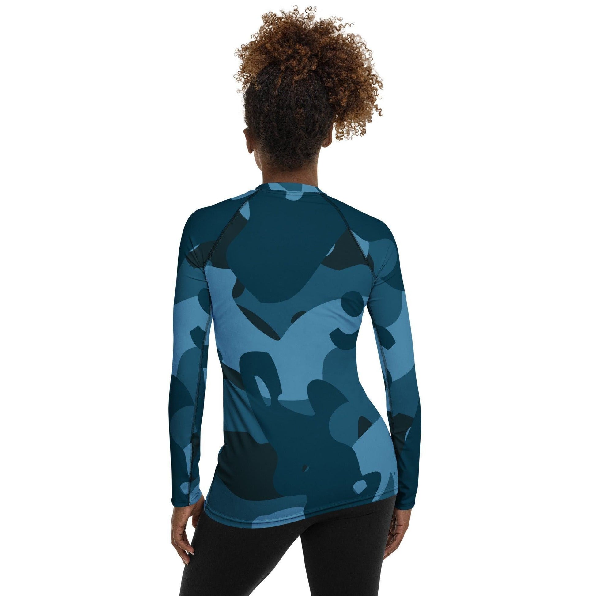 Blaues Camouflage Damen Rash Guard Rash Guard 59.99 4-Wege, Atmungsaktiv, bequem, blau, blue, Camo, Camouflage, Design, Elastan, Fashion, Flachnaht, Guard, Hautschutz, Kompression, Langarmshirt, Mode, Männermode, Outdoor, Pattern, Polyester, Rash, Sand, Schwimmen, Sonnenschutz, Sportbekleidung, Strandmode, Stretchstoff, Style, Surfen, Tarnmuster, trocknend, Wassersport, Wind JLR Design