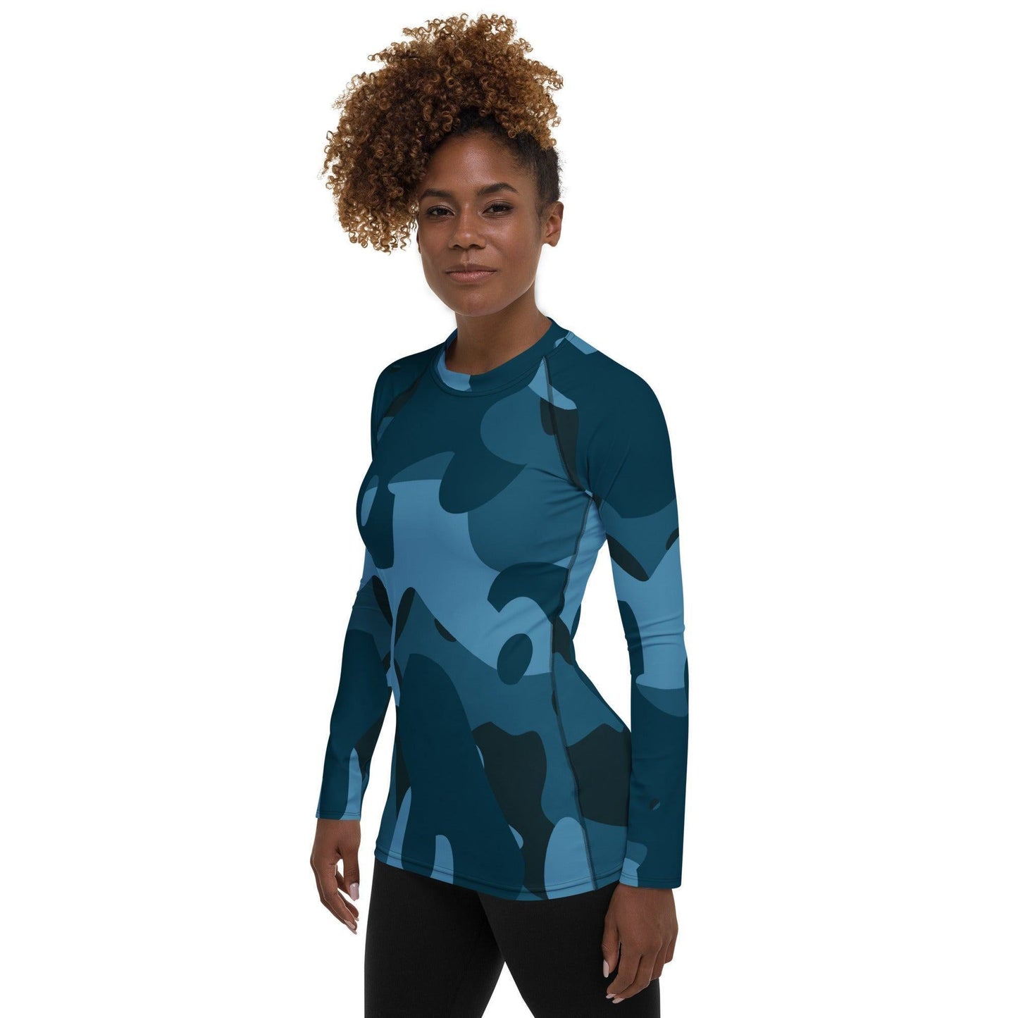 Blaues Camouflage Damen Rash Guard Rash Guard 59.99 4-Wege, Atmungsaktiv, bequem, blau, blue, Camo, Camouflage, Design, Elastan, Fashion, Flachnaht, Guard, Hautschutz, Kompression, Langarmshirt, Mode, Männermode, Outdoor, Pattern, Polyester, Rash, Sand, Schwimmen, Sonnenschutz, Sportbekleidung, Strandmode, Stretchstoff, Style, Surfen, Tarnmuster, trocknend, Wassersport, Wind JLR Design