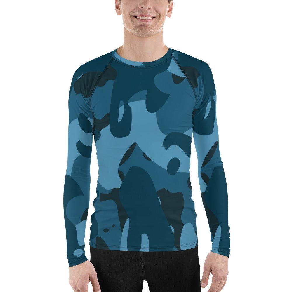 Blaues Camouflage Herren Rash Guard Rash Guard 59.99 4-Wege, Atmungsaktiv, bequem, blau, blue, Camo, Camouflage, Design, Elastan, Fashion, Flachnaht, Guard, Hautschutz, Kompression, Langarmshirt, Mode, Männermode, Outdoor, Pattern, Polyester, Rash, Sand, Schwimmen, Sonnenschutz, Sportbekleidung, Strandmode, Stretchstoff, Style, Surfen, Tarnmuster, trocknend, Wassersport, Wind JLR Design