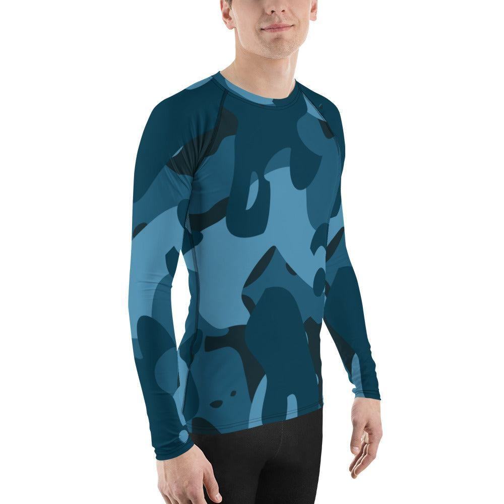 Blaues Camouflage Herren Rash Guard Rash Guard 59.99 4-Wege, Atmungsaktiv, bequem, blau, blue, Camo, Camouflage, Design, Elastan, Fashion, Flachnaht, Guard, Hautschutz, Kompression, Langarmshirt, Mode, Männermode, Outdoor, Pattern, Polyester, Rash, Sand, Schwimmen, Sonnenschutz, Sportbekleidung, Strandmode, Stretchstoff, Style, Surfen, Tarnmuster, trocknend, Wassersport, Wind JLR Design