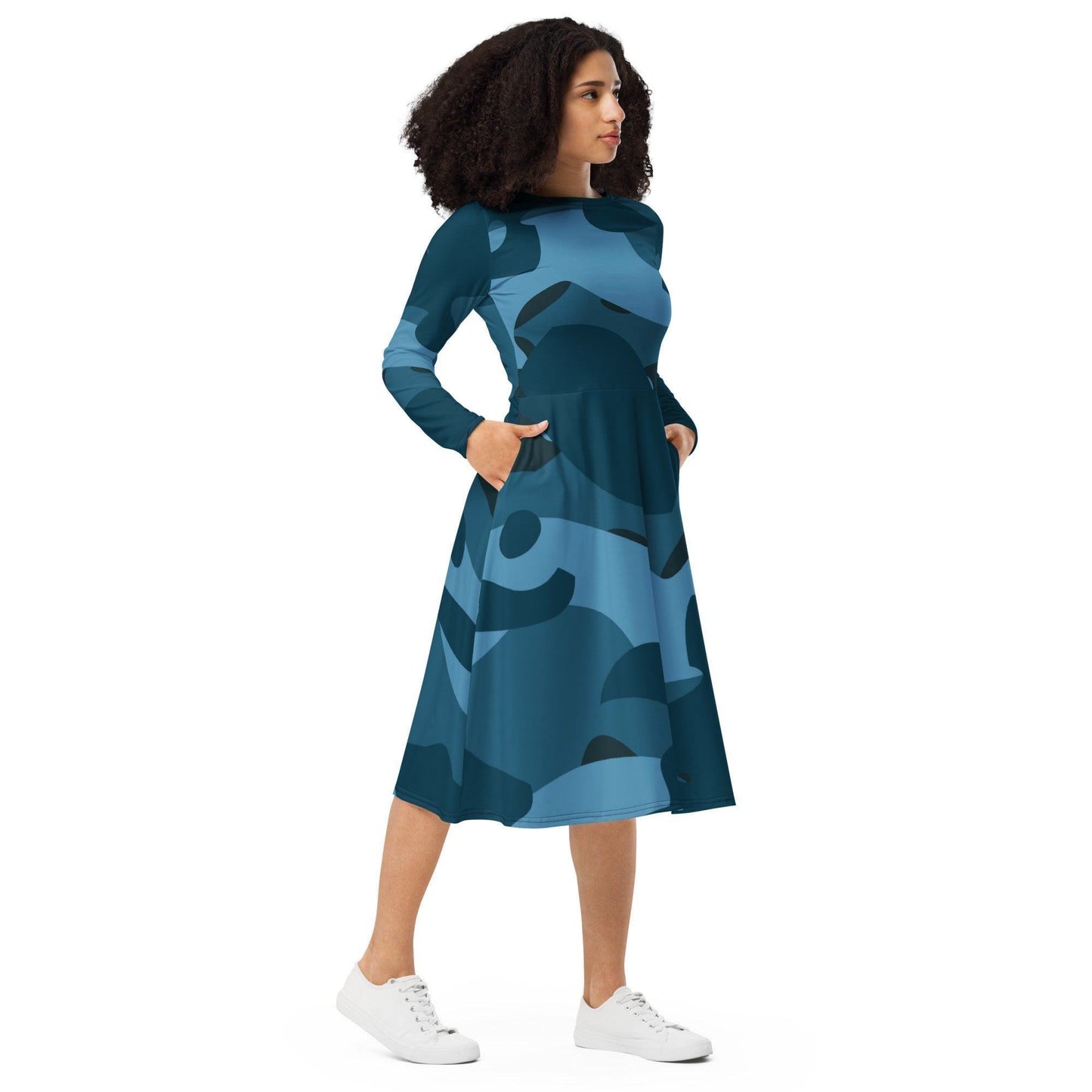 Blaues Camouflage langärmliges Midikleid Midikleid 67.99 blau, blue, Boot-Ausschnitt, camo, camouflage, Damen, Elastan, eng anliegend, Frauen, Jersey, muster, OEKOTEX100, pattern, Polyester, Premium, Seitentaschen, Strickstoff, Taille, Unterteil JLR Design