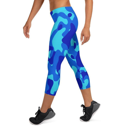 Blue Camouflage Damen Capri Leggings Capri Leggings 54.99 Alltag, bequem, blau, Blue, Camo, Camouflage, Capri, Damen, Design, Elastan, enganliegend, entspannen, Leggings, Mikrofasergarn, Mode, modisch, Muster, Outdoor, Passform, Pattern, Polyester, Sport, Stil, Style, Tarnmuster, USF50, verkürzt, vielseitig, Vier-Wege-Stretch JLR Design