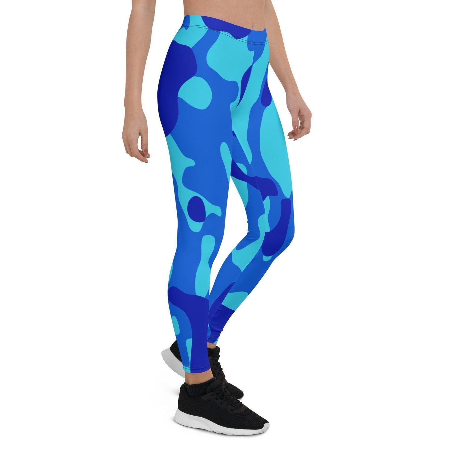 Blue Camouflage Damen Leggings Leggings 59.99 Aktivität, blau, blue, Camo, Camouflage, Damen, Damenmode, dehnbar, Design, einfarbig, elegant, Fashion, figurbetont, Fitness, laufen, Leggings, Mode, Muster, Outfit, Pattern, Pilates, Sportbekleidung, Sportlerin, Streetwear, Stretch, stylisch, Tarnmuster, Tragekomfort, weich, Yoga JLR Design