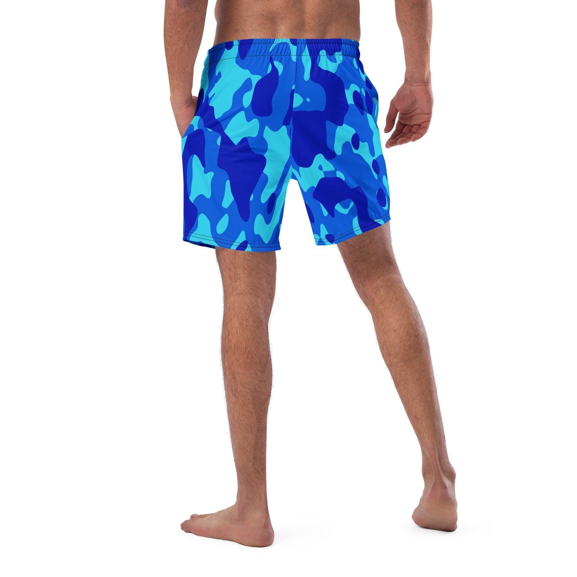 Blue Camouflage Herren Badehose Badehose 64.99 Badehose, Badevergnügen, blau, blue, Camo, Camouflage, Elastan, Herren, Hüftband, Innenfutter, Komfort, Kordelzug, Mann, Muster, Männer, Passform, Pattern, Polyester, Pool, recycelt, Scheuerschutz, See, Tarnmuster, trocknend JLR Design