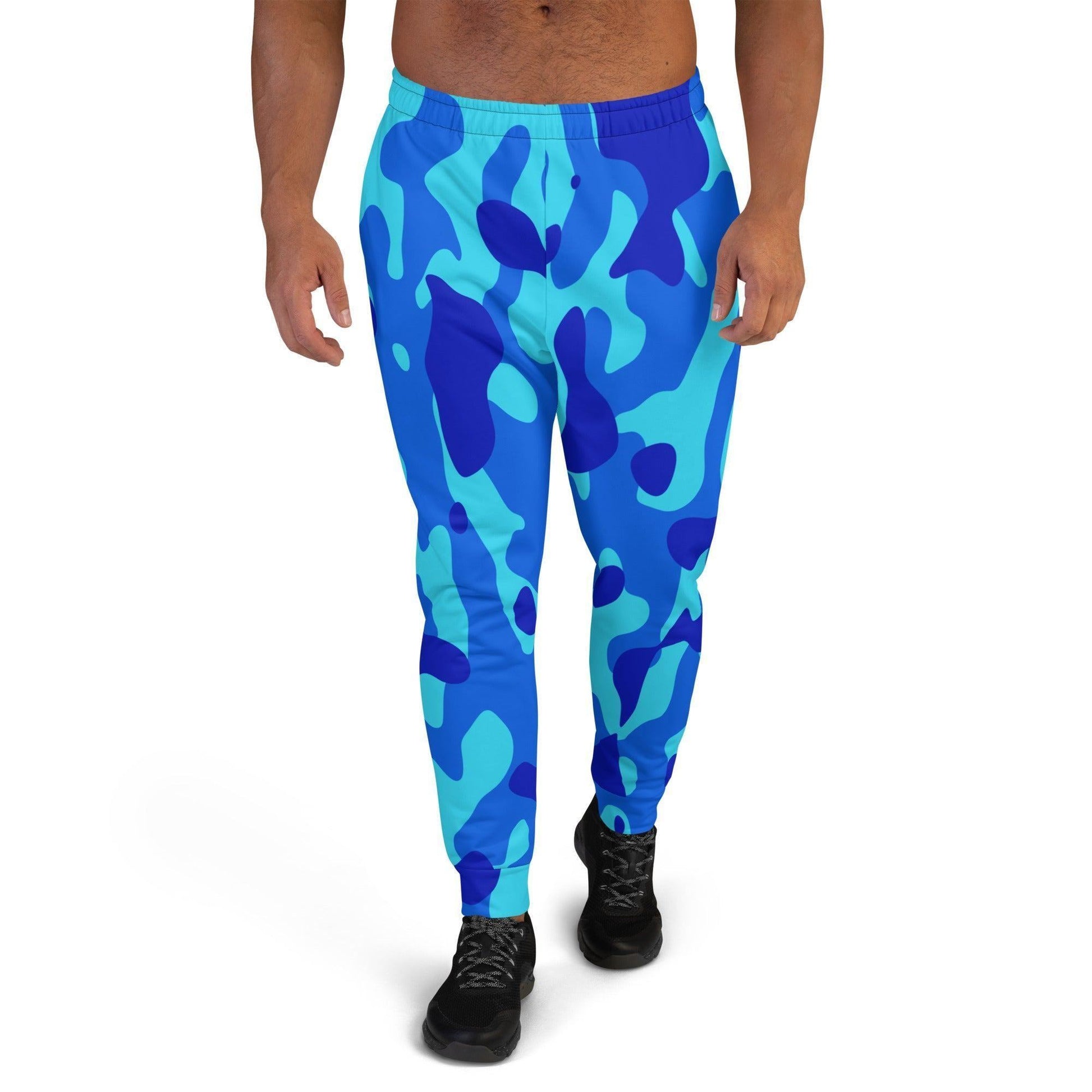 Blue Camouflage Herren Jogginghose Jogginghose 66.99 atmungsaktiv, Baumwolle, blau, blue, Bündchen, Camo, Camouflage, Elastan, Fitness, Fleece, Gym, Herren, Jogginghose, Kordelzug, Mann, Muster, Männer, OEKOTEX100, Passform, Passoform, Pattern, Polyester, Relaxen, schlanke, Sport, Tarnfarben, Taschen, Tragekomfort JLR Design