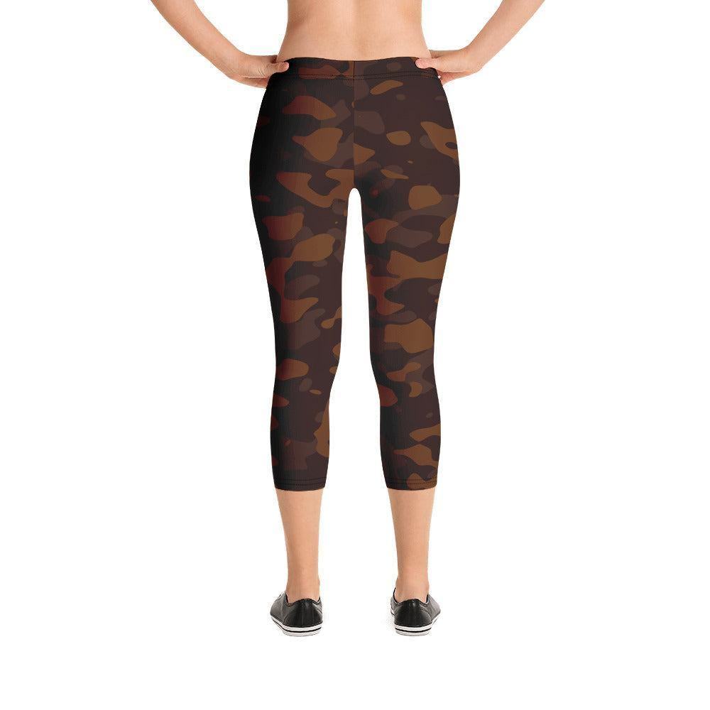 Braune Camouflage Damen Capri Leggings Capri Leggings 54.99 Alltag, bequem, braun, brown, Camo, Camouflage, Capri, Damen, Design, Elastan, enganliegend, entspannen, Leggings, Mikrofasergarn, Mode, modisch, Muster, Outdoor, Passform, Pattern, Polyester, Sport, Stil, Style, Tarnmuster, USF50, verkürzt, vielseitig, Vier-Wege-Stretch JLR Design