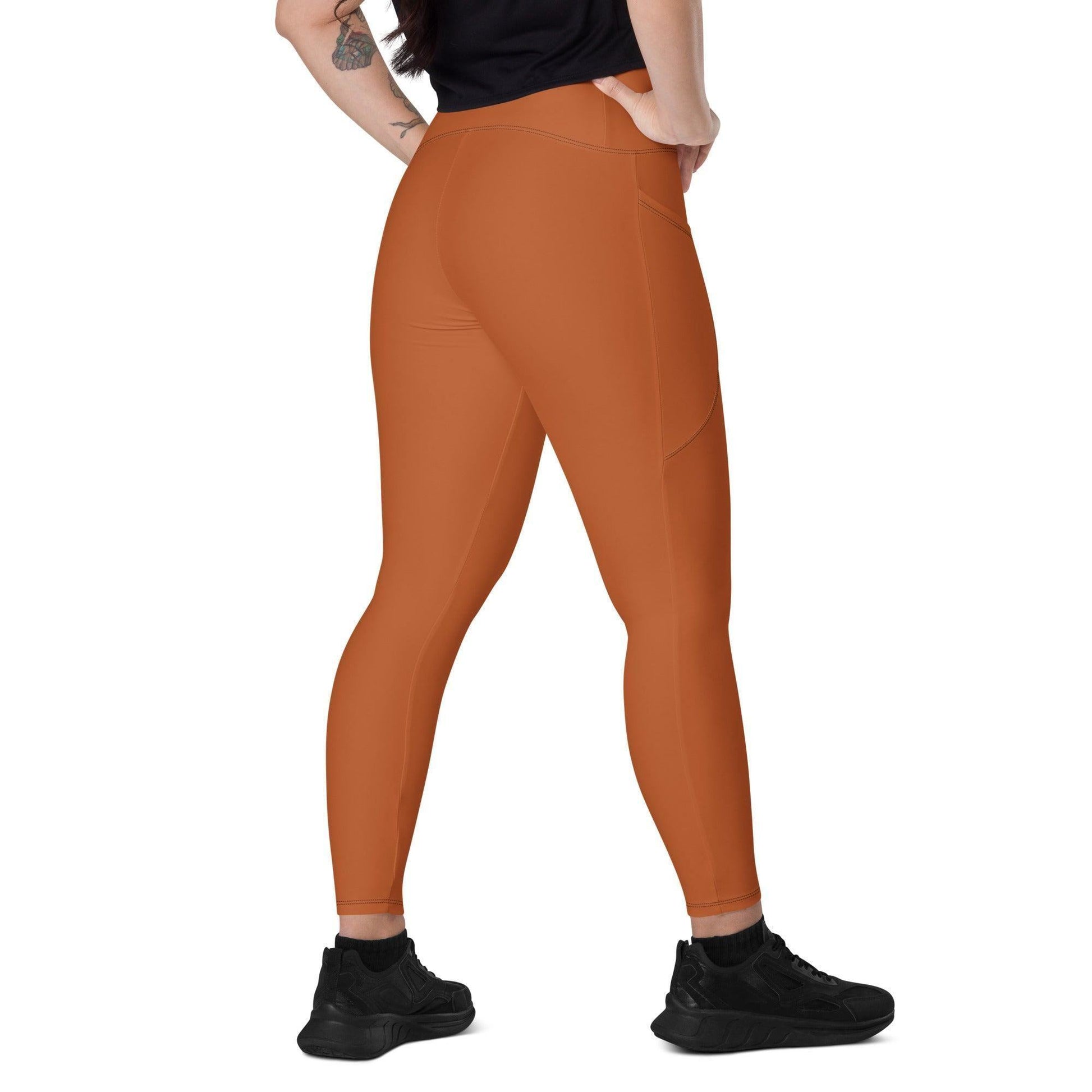 Braune Damen V-Bund Leggings mit Taschen V-Bund Leggings 59.99 1 Tasche auf jeder Seite, atmungsaktives Material, braun, brown, Damen, Design, einfarbig, Elastan, Fashion, Hoch tailliert, hoher Tragekomfort, Komfort, Mode, OEKOTEX100, Outfit, Polyester, schmeichelhafter Schnitt, Style, UPF50, V-Bund Leggings JLR Design