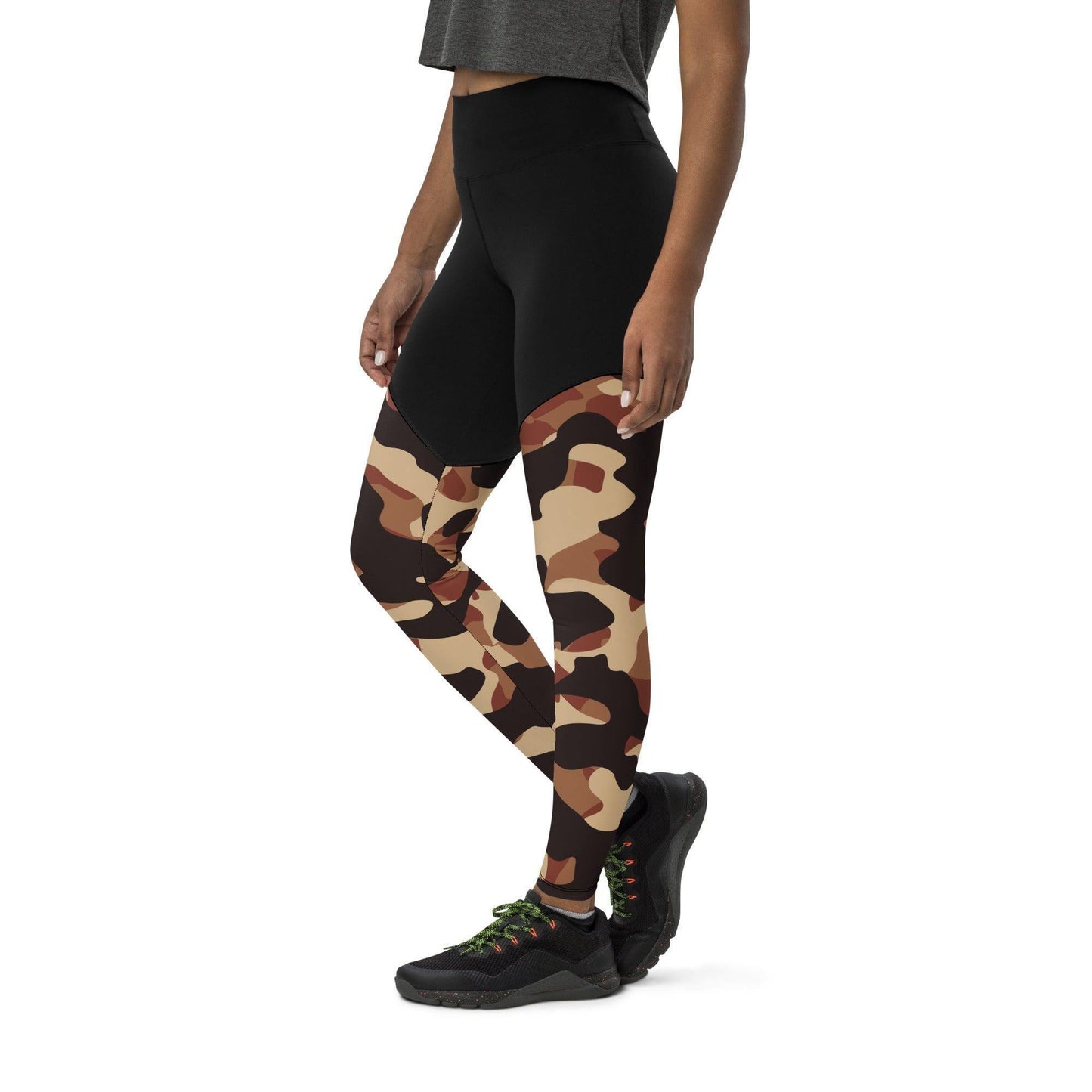 Brown Camouflage Damen Sport Leggings Sport Leggings 62.99 Activewear, atmungsaktiv, auffällig, Bewegungsfreiheit, blickdicht, braun, brown, Camo, Camouflage, Damen, Design, Elastan, eng, Fashion, Feuchtigkeit, Figur, Fitnessstudio, funktional, Gym, Gürtel, Leggings, Mode, Muster, Natur, OEKOTEX100, Passform, Polyamid, Polyester, praktisch, Qualität, Schweiß, Sport, Stoff, Style, Taille, Tarnfarbe, Tarnmuster, Tasche, UPF50, verdichteter, weibliche, Yoga JLR Design