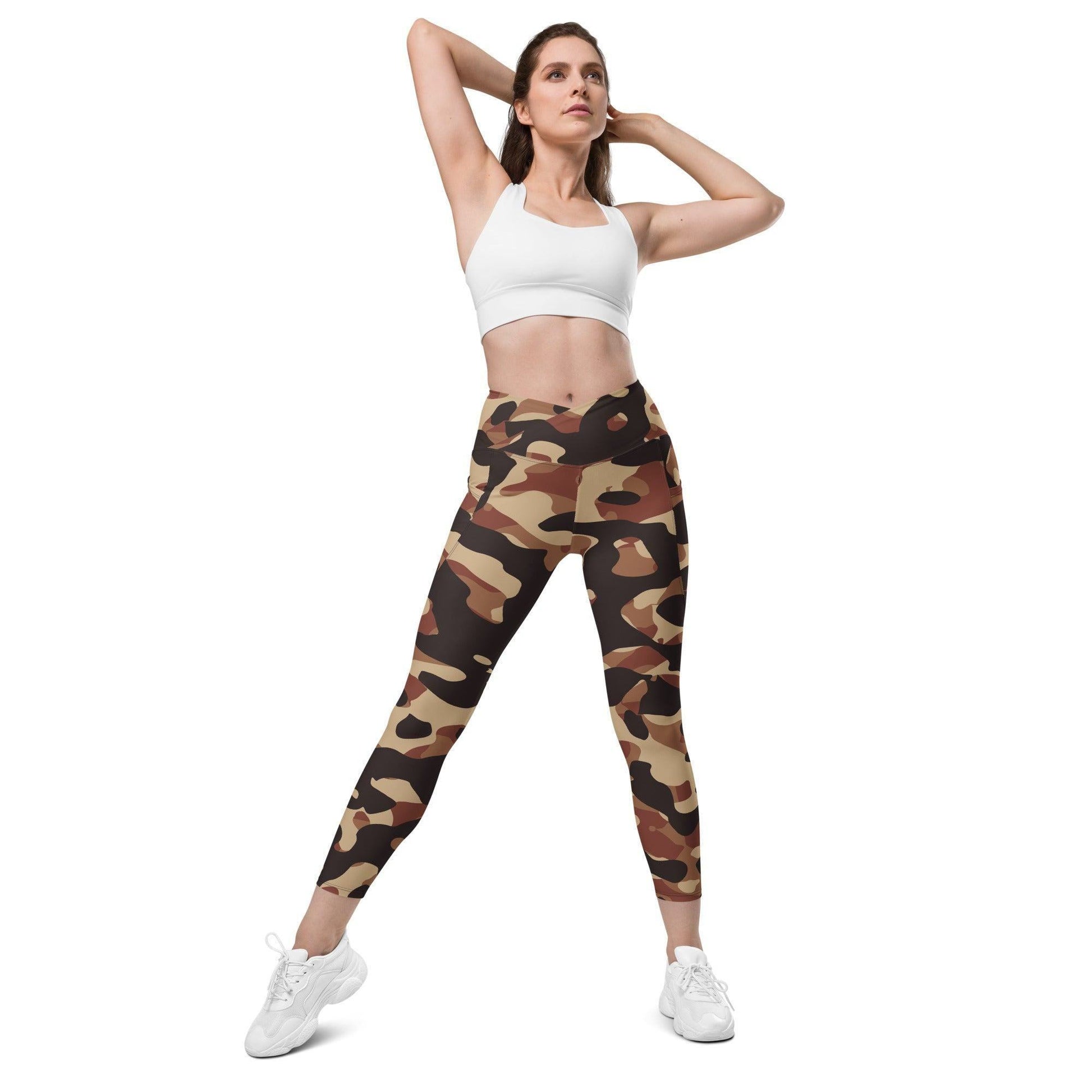 Brown Camouflage Damen V-Bund Leggings mit Taschen V-Bund Leggings 64.99 1 Tasche auf jeder Seite, atmungsaktives Material, braun, brown, Camo, Camouflage, Damen, Design, Elastan, Fashion, Hoch tailliert, hoher Tragekomfort, Komfort, Mode, Muster, OEKOTEX100, Outfit, Polyester, schmeichelhafter Schnitt, Style, Tarnfarbe, Tarnmuster, UPF50, V Bund Leggings JLR Design