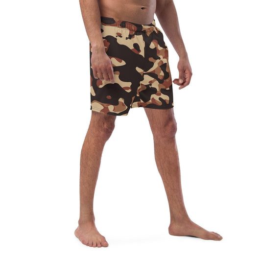 Brown Camouflage Herren Badehose Badehose 64.99 Badehose, Badevergnügen, braun, brown, Camo, Camouflage, Elastan, Herren, Hüftband, Innenfutter, Komfort, Kordelzug, Mann, Muster, Männer, Passform, Pattern, Polyester, Pool, recycelt, Scheuerschutz, See, Tarnmuster, trocknend JLR Design