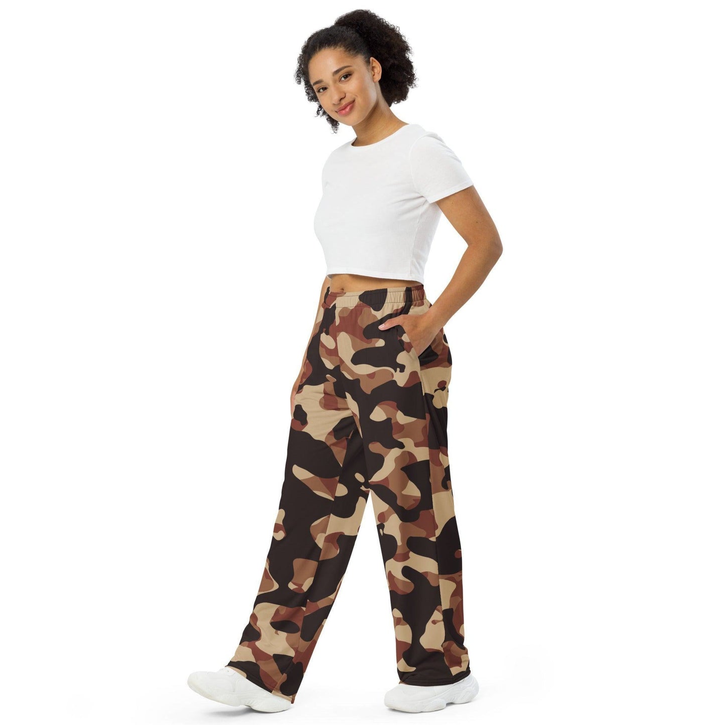 Brown Camouflage Hose mit weitem Bein Hose mit weitem Bein 57.99 atmungsaktiv, Bein, beont, Bewegungsfreiheit, braun, brown, Camo, Camouflage, einfarbig, Elastan, Figur, Hose, Komfort, Kordelzug, leicht, Look, Loungewear, luftige, lässig, Muster, OEKOTEX100, optisch, Passform, Pattern, Polyester, Pyjama, Seitentaschen, Sommer, Stoff, stretch, Taille, Tarnmuster, weitem JLR Design