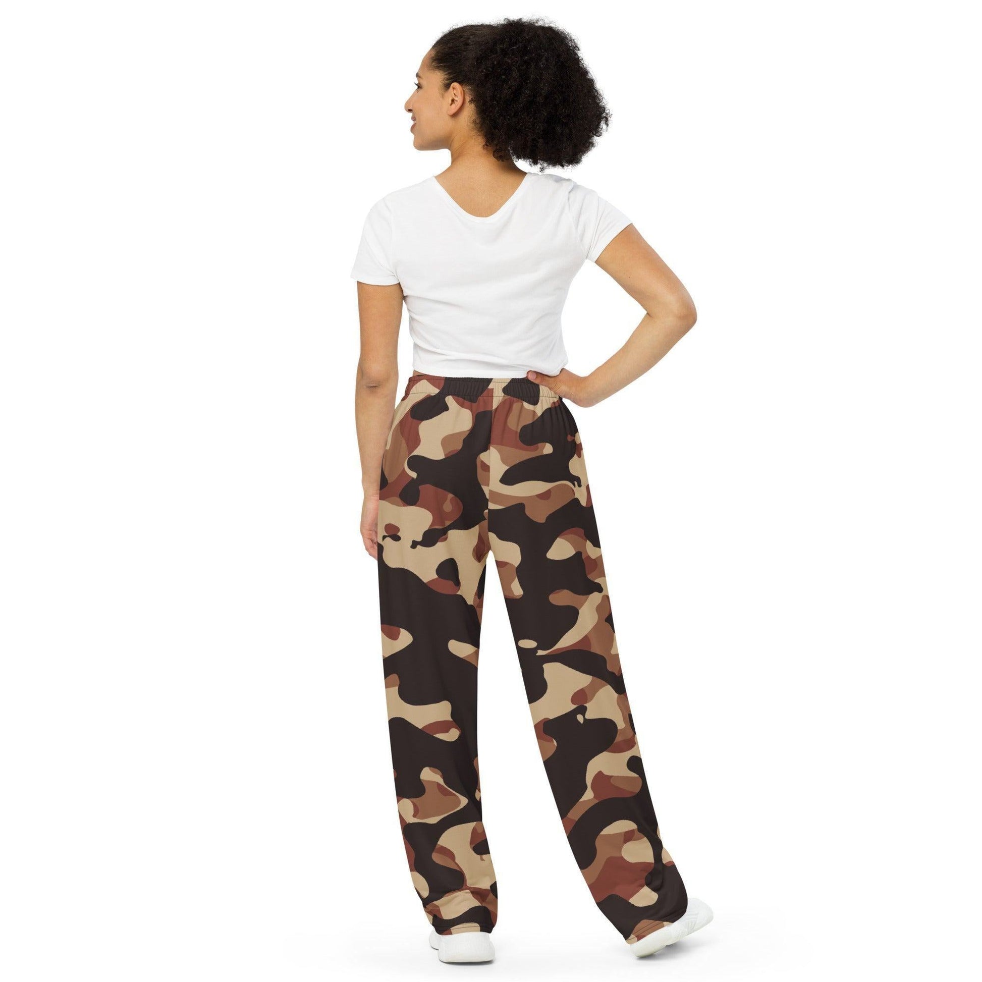 Brown Camouflage Hose mit weitem Bein Hose mit weitem Bein 57.99 atmungsaktiv, Bein, beont, Bewegungsfreiheit, braun, brown, Camo, Camouflage, einfarbig, Elastan, Figur, Hose, Komfort, Kordelzug, leicht, Look, Loungewear, luftige, lässig, Muster, OEKOTEX100, optisch, Passform, Pattern, Polyester, Pyjama, Seitentaschen, Sommer, Stoff, stretch, Taille, Tarnmuster, weitem JLR Design