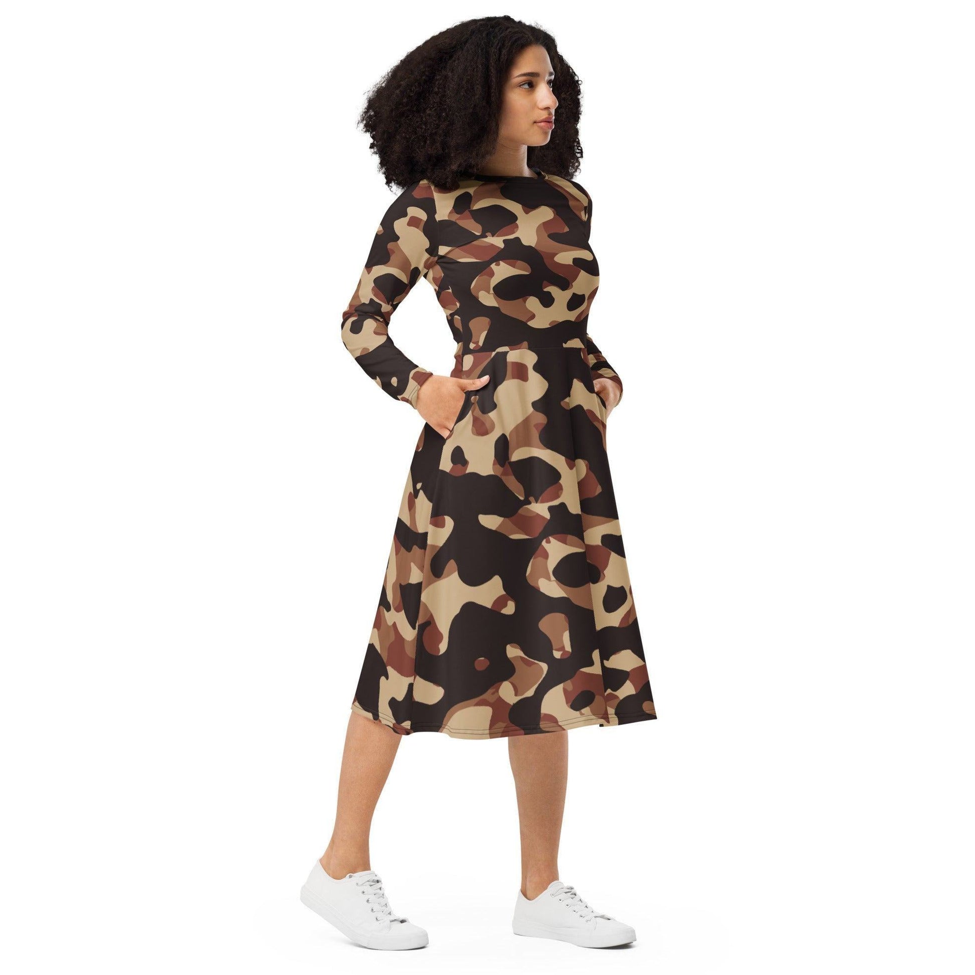 Brown Camouflage langärmliges Midikleid Midikleid 67.99 Boot-Ausschnitt, braun, brown, camo, camouflage, Damen, Elastan, eng anliegend, Frauen, Jersey, muster, OEKOTEX100, pattern, Polyester, Premium, Seitentaschen, Strickstoff, Taille, Unterteil JLR Design