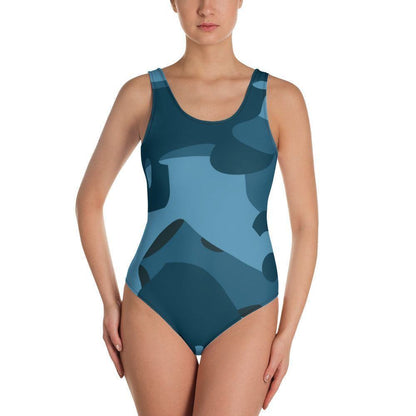 Einteiliger blauer Camouflage Badeanzug mit Cheeky Passform -- Einteiliger blauer Camouflage Badeanzug mit Cheeky Passform - undefined Badeanzug | JLR Design