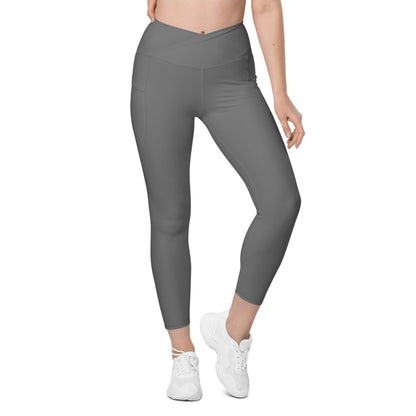 Graue Damen V-Bund Leggings mit Taschen V-Bund Leggings 59.99 1 Tasche auf jeder Seite, atmungsaktives Material, Damen, Design, einfarbig, Elastan, Fashion, grau, grey, Hoch tailliert, hoher Tragekomfort, Komfort, Mode, OEKOTEX100, Outfit, Polyester, schmeichelhafter Schnitt, Style, UPF50, V Bund Leggings JLR Design