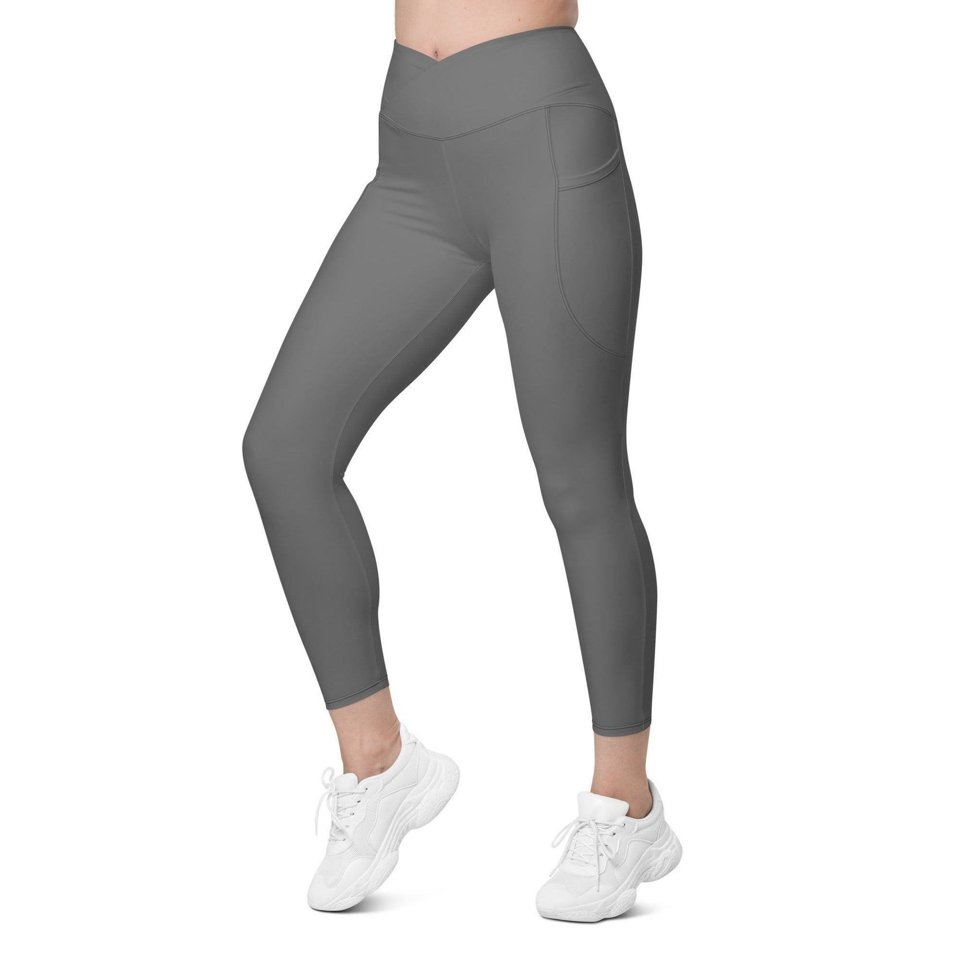 Graue Damen V-Bund Leggings mit Taschen V-Bund Leggings 59.99 1 Tasche auf jeder Seite, atmungsaktives Material, Damen, Design, einfarbig, Elastan, Fashion, grau, grey, Hoch tailliert, hoher Tragekomfort, Komfort, Mode, OEKOTEX100, Outfit, Polyester, schmeichelhafter Schnitt, Style, UPF50, V Bund Leggings JLR Design