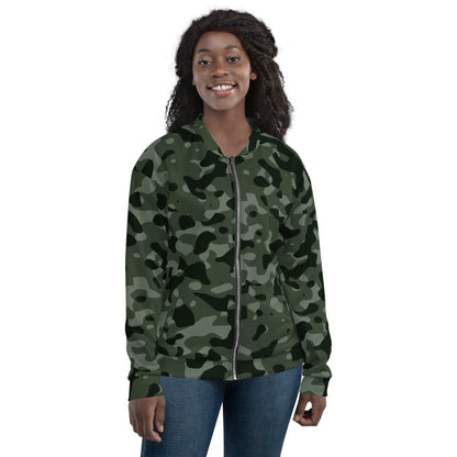 Grüne Camouflage Bomberjacke Bomberjacke 79.99 abgesetzte, Begleiter, Bomberjacke, Camo, Camouflage, casual, Damen, elastische, Fleece, Frau, gebürstetem, green, grün, Have, Herren, Innenseite, Kleidungsstück, Mann, Must, Nackenband, Outfit, Passform, Pattern, Polyester, praktisch, Reißverschluss, robustes, Silbener, stilvoll, Stoff, streetwear, Taille, Tarnmuster, Taschen, Unisex, vielseitiger, YKK, Überwendlichnähte JLR Design