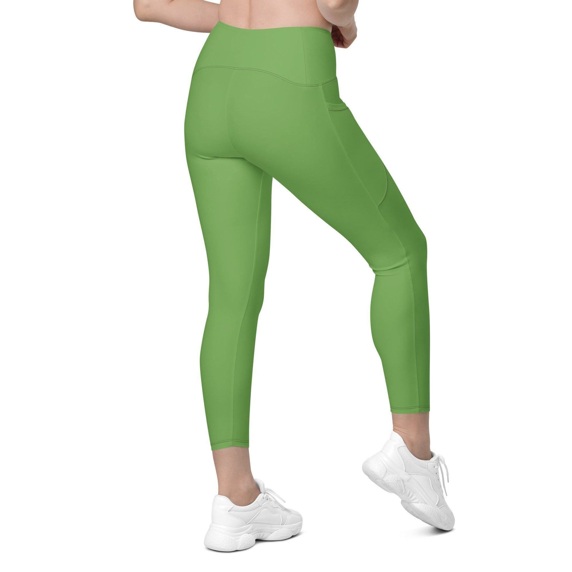 Grüne Damen V-Bund Leggings mit Taschen V-Bund Leggings 59.99 1 Tasche auf jeder Seite, atmungsaktives Material, Damen, Design, einfarbig, Elastan, Fashion, green, grün, Hoch tailliert, hoher Tragekomfort, Komfort, Mode, OEKOTEX100, Outfit, Polyester, schmeichelhafter Schnitt, Style, UPF50, V-Bund Leggings JLR Design