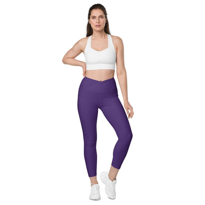 Lila Damen V-Bund Leggings mit Taschen V-Bund Leggings 59.99 1 Tasche auf jeder Seite, atmungsaktives Material, Damen, Design, einfarbig, Elastan, Fashion, Hoch tailliert, hoher Tragekomfort, Komfort, lila, Mode, OEKOTEX100, Outfit, Polyester, schmeichelhafter Schnitt, Style, UPF50, V-Bund Leggings, violet JLR Design