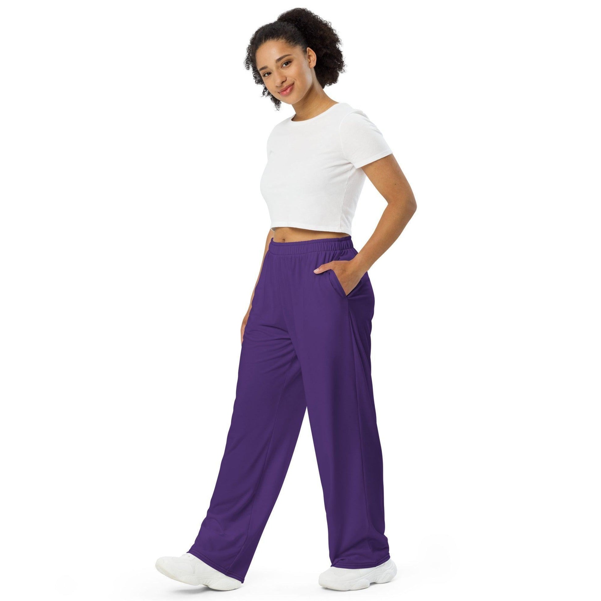 Lila Hose mit weitem Bein Hose mit weitem Bein 53.99 atmungsaktiv, Bein, beont, Bewegungsfreiheit, einfarbig, Elastan, Figur, Hose, Komfort, Kordelzug, leicht, lila, Look, Loungewear, luftige, lässig, OEKOTEX100, optisch, Passform, Polyester, Pyjama, Seitentaschen, Sommer, Stoff, stretch, Taille, weitem JLR Design