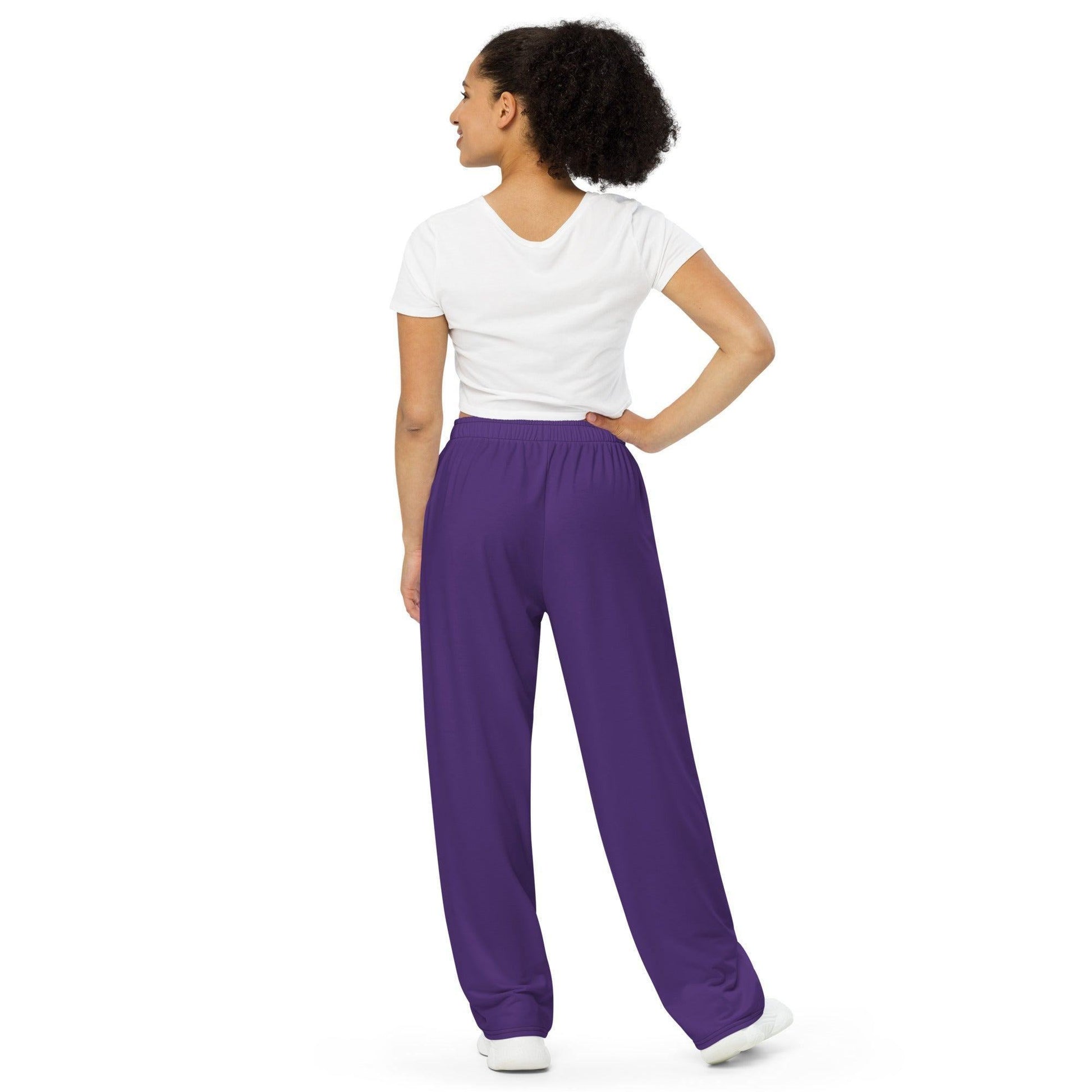 Lila Hose mit weitem Bein Hose mit weitem Bein 53.99 atmungsaktiv, Bein, beont, Bewegungsfreiheit, einfarbig, Elastan, Figur, Hose, Komfort, Kordelzug, leicht, lila, Look, Loungewear, luftige, lässig, OEKOTEX100, optisch, Passform, Polyester, Pyjama, Seitentaschen, Sommer, Stoff, stretch, Taille, weitem JLR Design