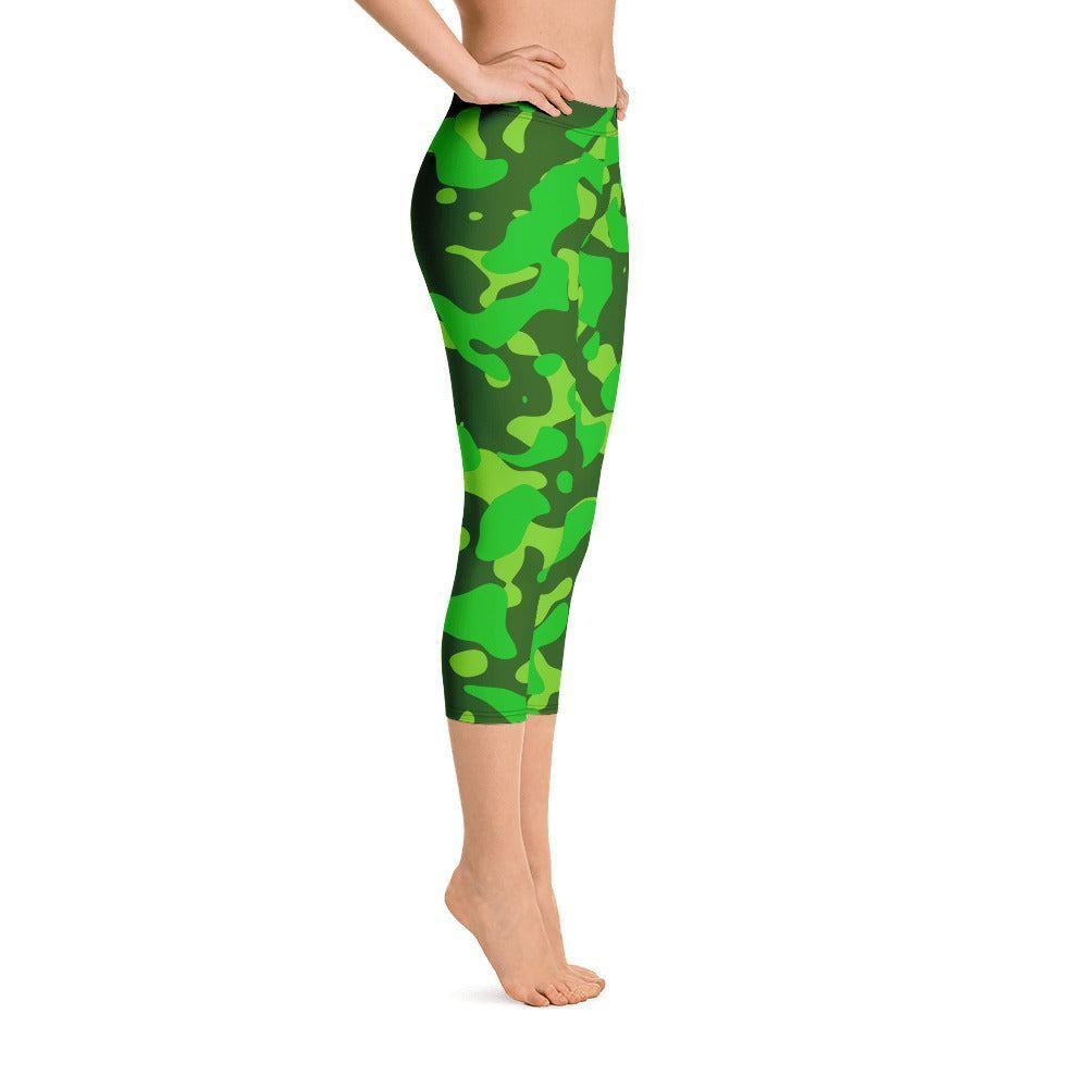 Lime Green Camouflage Damen Capri Leggings Capri Leggings 54.99 Alltag, bequem, Camo, Camouflage, Capri, Damen, Design, Elastan, enganliegend, entspannen, Green, grün, Leggings, Mikrofasergarn, Mode, modisch, Muster, Outdoor, Passform, Pattern, Polyester, Sport, Stil, Style, Tarnmuster, USF50, verkürzt, vielseitig, Vier-Wege-Stretch JLR Design