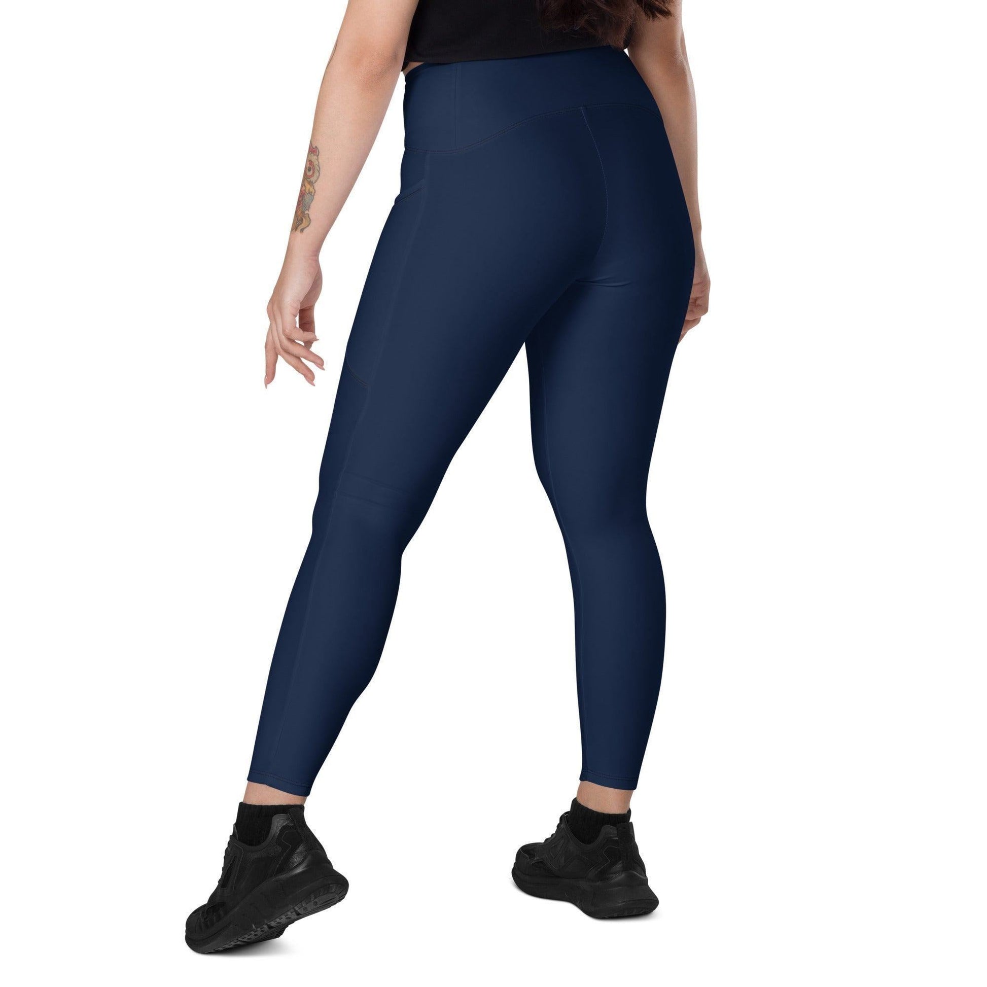 Navy Damen V-Bund Leggings mit Taschen V-Bund Leggings 59.99 1 Tasche auf jeder Seite, atmungsaktives Material, blau, blue, Damen, Design, einfarbig, Elastan, Fashion, Hoch tailliert, hoher Tragekomfort, Komfort, Mode, Navy, OEKOTEX100, Outfit, Polyester, schmeichelhafter Schnitt, Style, UPF50, V-Bund Leggings JLR Design