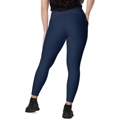 Navy Damen V-Bund Leggings mit Taschen V-Bund Leggings 59.99 1 Tasche auf jeder Seite, atmungsaktives Material, blau, blue, Damen, Design, einfarbig, Elastan, Fashion, Hoch tailliert, hoher Tragekomfort, Komfort, Mode, Navy, OEKOTEX100, Outfit, Polyester, schmeichelhafter Schnitt, Style, UPF50, V-Bund Leggings JLR Design